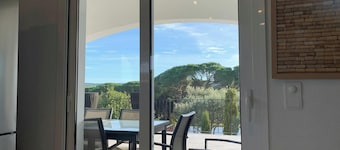 Villa 10P 5 bedr free wifi private pool airco satv