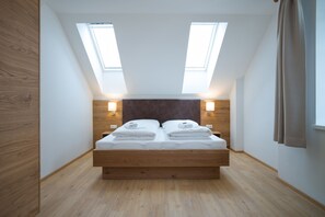 2 Schlafzimmer, Zimmersafe, Bügeleisen/Bügelbrett, Reisekinderbett