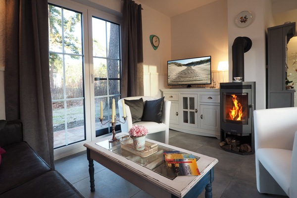 TV, fireplace, stereo