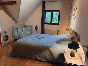 5 bedrooms, iron/ironing board, travel crib, free WiFi