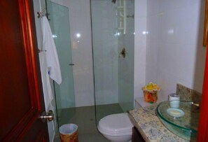 Luxury Duplex, Multiple Beds, Non Smoking, Ocean View | Bathroom