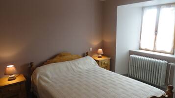 3 habitaciones, tabla de planchar con plancha y wifi