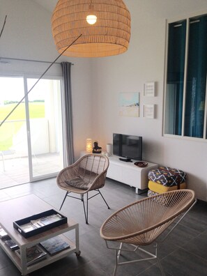 TV, books - Ocean View Terrace Apartment 4 people (Biscarrosse)