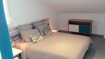 2 chambres, fer et planche Ă repasser, Wi-Fi gratuit, draps fournis