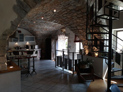 Le Paillier d'Etienne atypical gîte with jaccusi