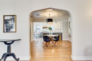 Dining - Stylish Tudor in OKCs Urban Core (Oklahoma City)