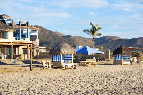 Cerritos Beach Palace 3 Suites