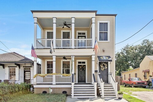 Luxury Contemporary 4Bdrm Home Heart Of Uptown Blocks From Magazine Shopping