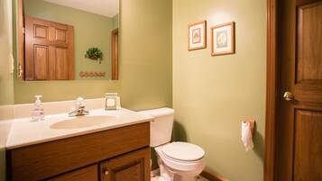 SĂšche-cheveux, serviettes fournies