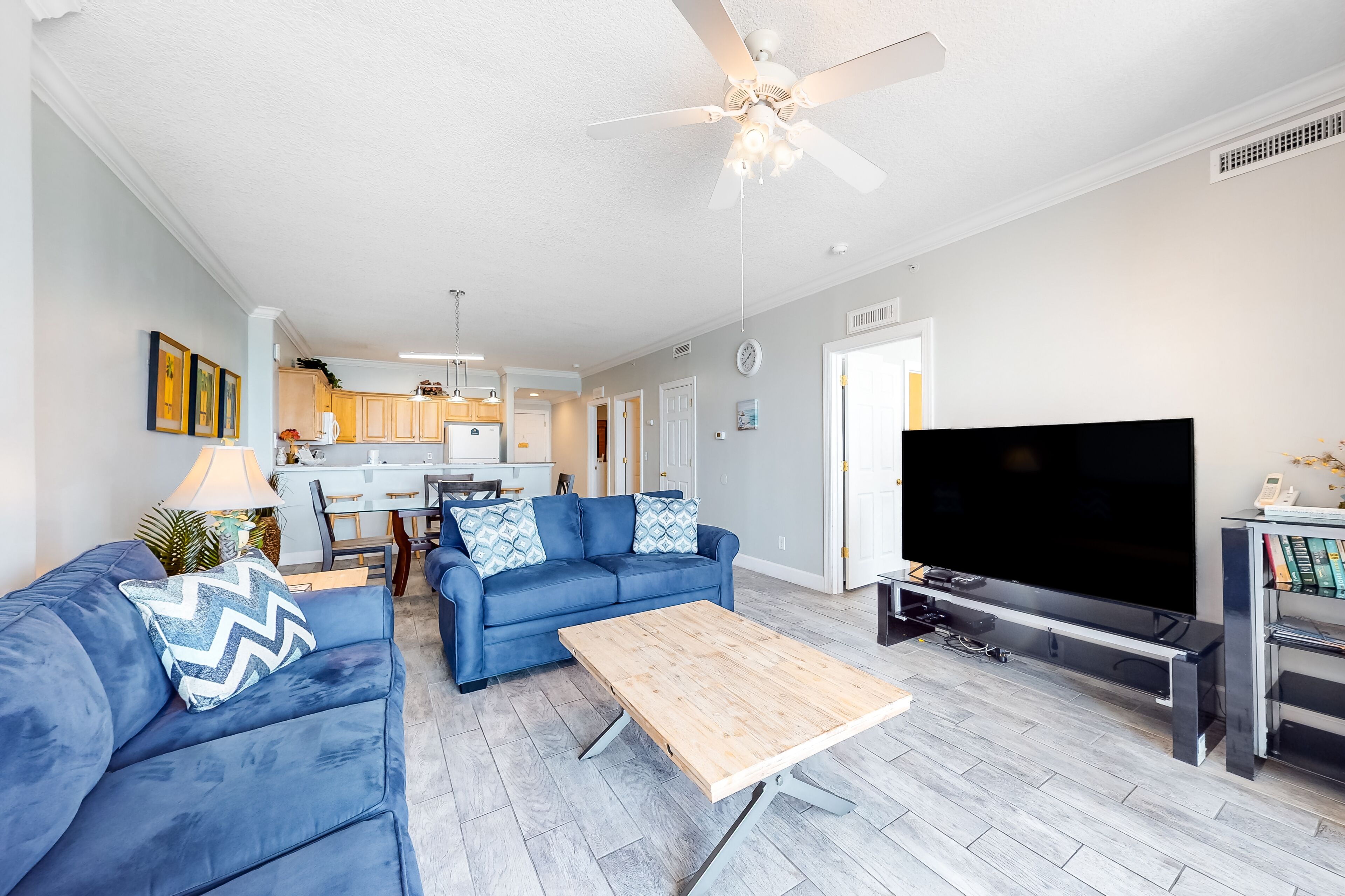 Beachfront condo with pool & hot tub, near Pier Park