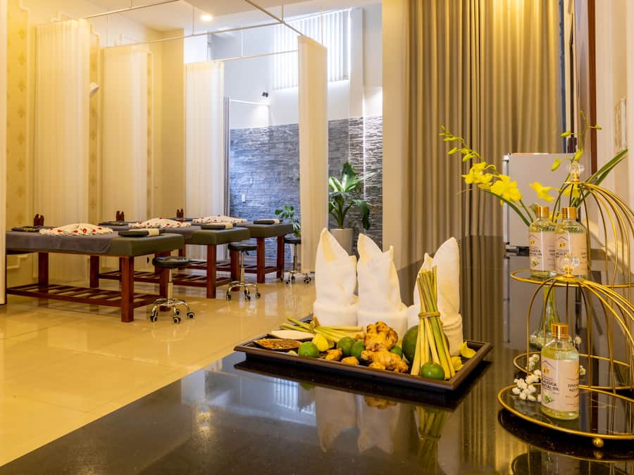 Urut tuaman batu, urutan tisu mendalam, urutan Thai