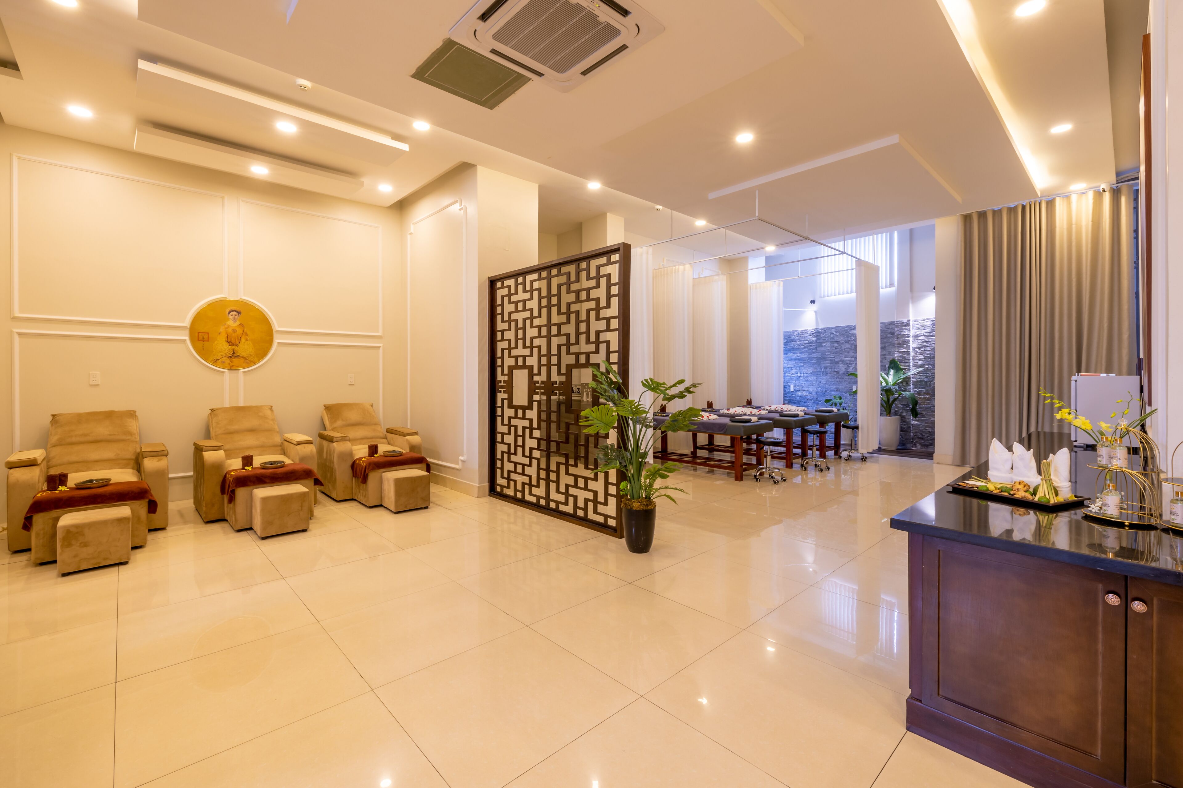 hot stone massages, deep-tissue massages, thai massages