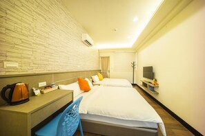 Quadruple Room | Hypo-allergenic bedding, desk, blackout curtains, soundproofing - Full house (Jinning)