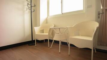 Elite Double or Twin Room, 2 Twin Beds, Non Smoking | Hypo-allergenic bedding, desk, blackout drapes, soundproofing