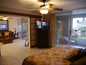 3 bedrooms, desk, iron/ironing board, travel cot