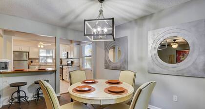 ♥Cozy Townhome w/Lux Beds♥Full Kitchen♥ Deck+Grill♥Park access two doors down♥