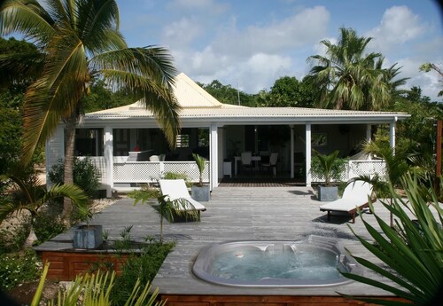 Guest-House dans une palmeraie pour un Couple. Espace et intimité