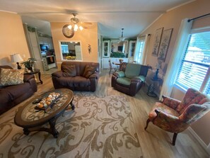 Smart TV -  Come to The Villages for fun and relaxation !incl golf cart (Lady Lake)