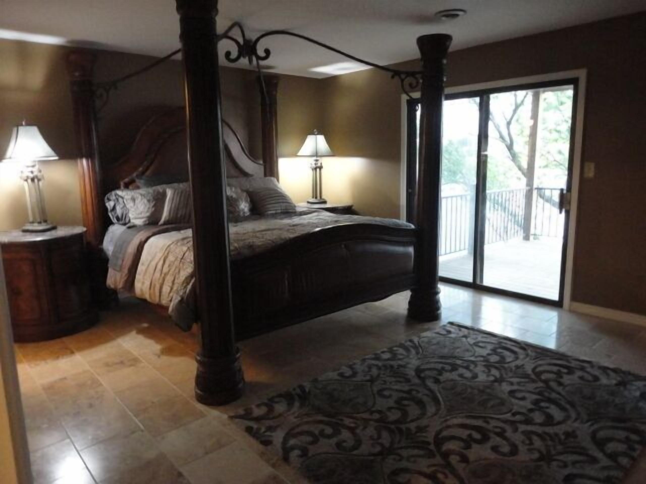 5 bedrooms, WiFi, bed sheets