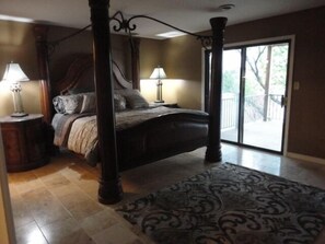 5 bedrooms, WiFi, bed sheets