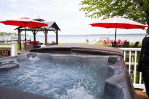 Outdoor spa tub - Lakefront House w/ Hot Tub & Game Rooms (Geneva)