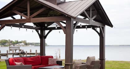 Break Away Hot Tub, Lake Access & Game Rooms
