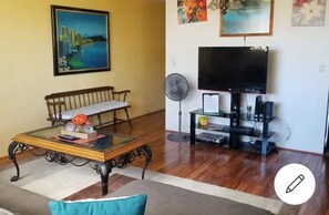 TV - READY TO MOVE-IN WAIKIKI FULLY FURNISHED (Honolulu)