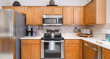 Koiraystävällinen koti, jossa patio ja piha, lähellä Catalina State Park!