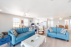 TV - Welcoming home with WiFi, gulf views & spacious deck - steps to the beach (Dauphin Island)