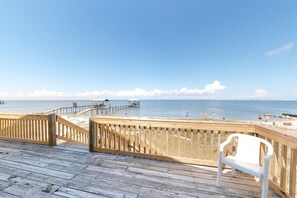 Property grounds - Welcoming home with WiFi, gulf views & spacious deck - steps to the beach (Dauphin Island)