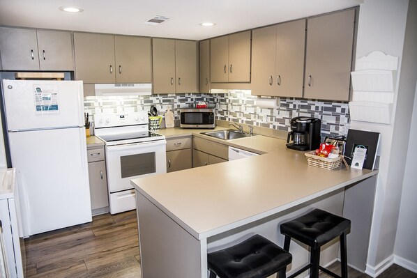 Fridge, microwave, oven, stovetop