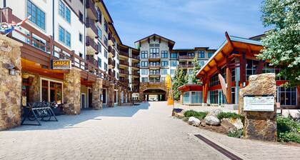 Walk to slopes - Village condo with balcony, views, hot tubs, & gym
