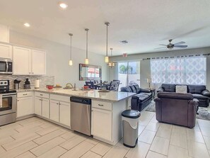 Fridge, microwave, oven, stovetop - Cozy Escape/ Themed Rooms & Clubhouse Access (Kissimmee)