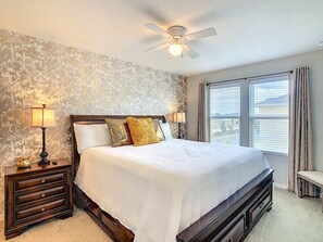 4 bedrooms, iron/ironing board, WiFi, bed sheets - Cozy Escape/ Themed Rooms & Clubhouse Access (Kissimmee)