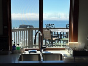 Interior - Upscale, Spectacular Oceanfront, Inside State Beach Park, 3 Mins Drive To Beach! (Jenner)