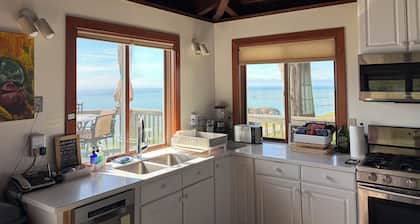 Upscale, Spectacular Oceanfront, Inside State Beach Park, 3 Mins Drive To Beach!