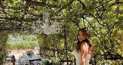 Vineyard Poolside King Studio with Private Entrance