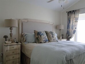 4 bedrooms, iron/ironing board, WiFi, bed sheets - GREAT RATES!! C 30A!!! SPRING BREAK SPECIAL!! BEAUTIFUL BEACH FRONT! BIKE/SHOP!! (Panama City Beach)