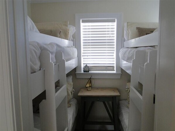 4 dormitorios, tabla de planchar con plancha, wifi y ropa de cama