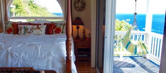 Ocean View Villa & Cottage located 5 min Drivefrom Megans Bay with Cocktail Pool