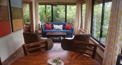 Poreamme! Äskettäin uusittu! Nopea WiFi. ½ mailin päässä varannosta