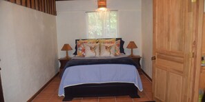 2 bedrooms, in-room safe, WiFi, bed sheets