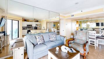 Fernseher, DVD-Player, Bücher