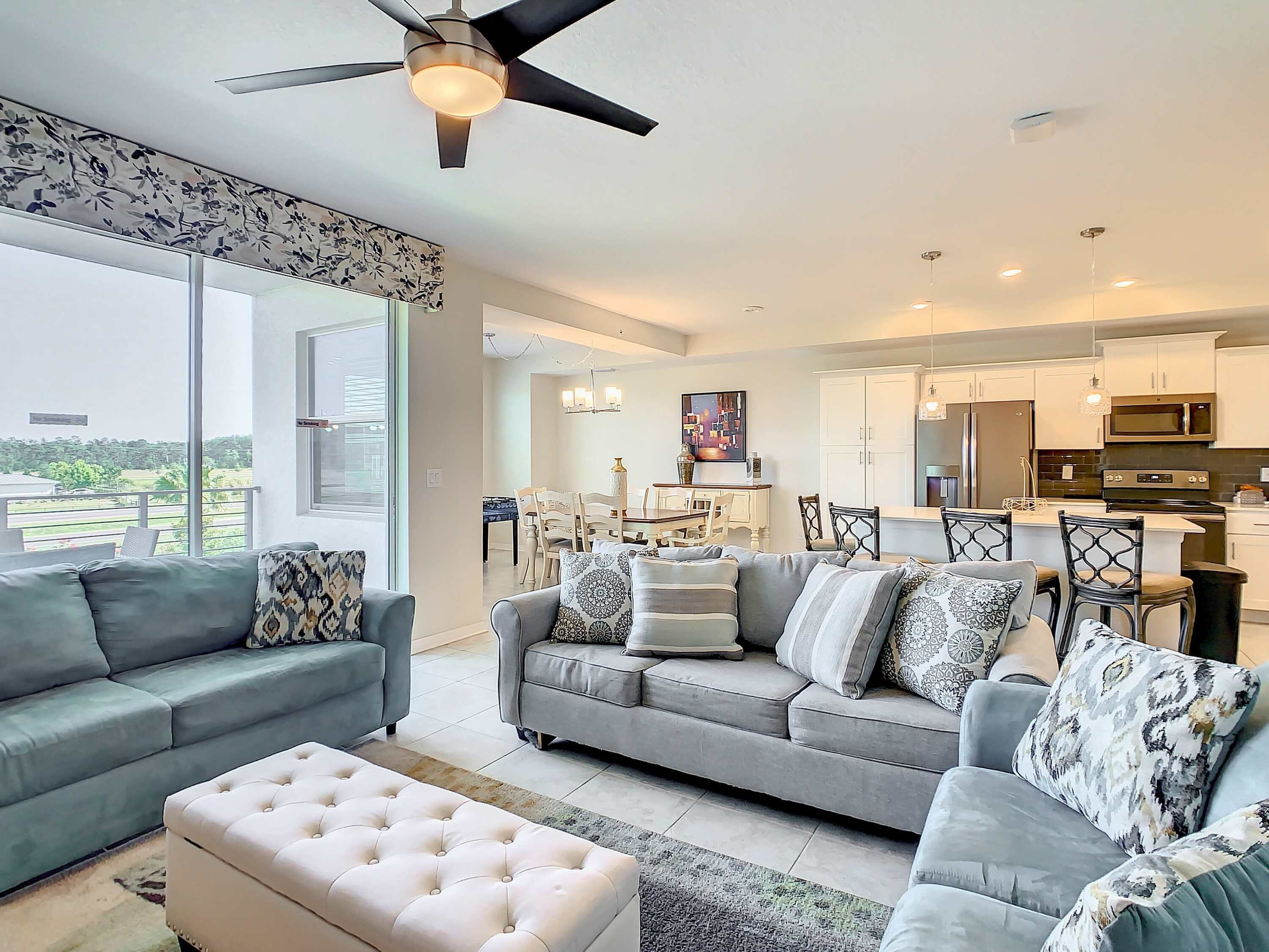 Televisión y oficina 