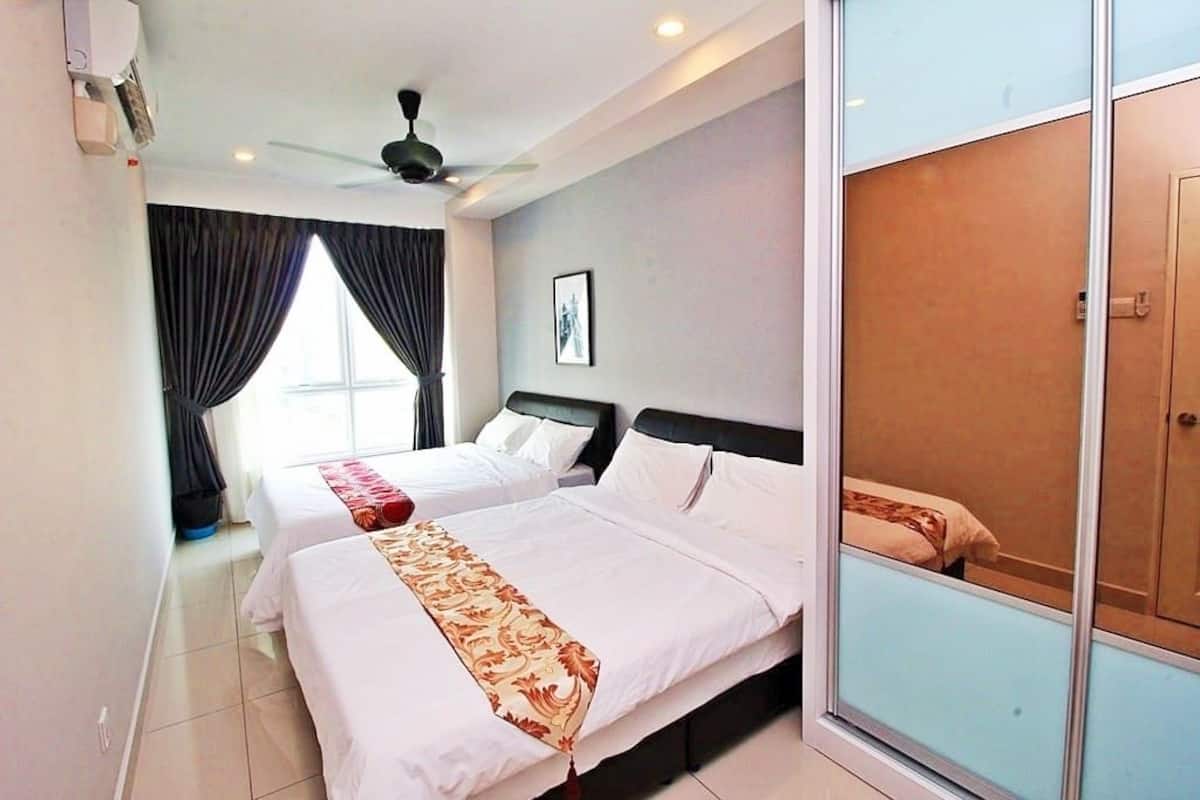 Iron/ironing board, free WiFi, bed sheets
