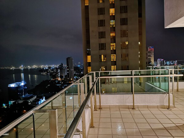 Terrace/patio - Mansion One 2 Bedroom Apartment (George Town)