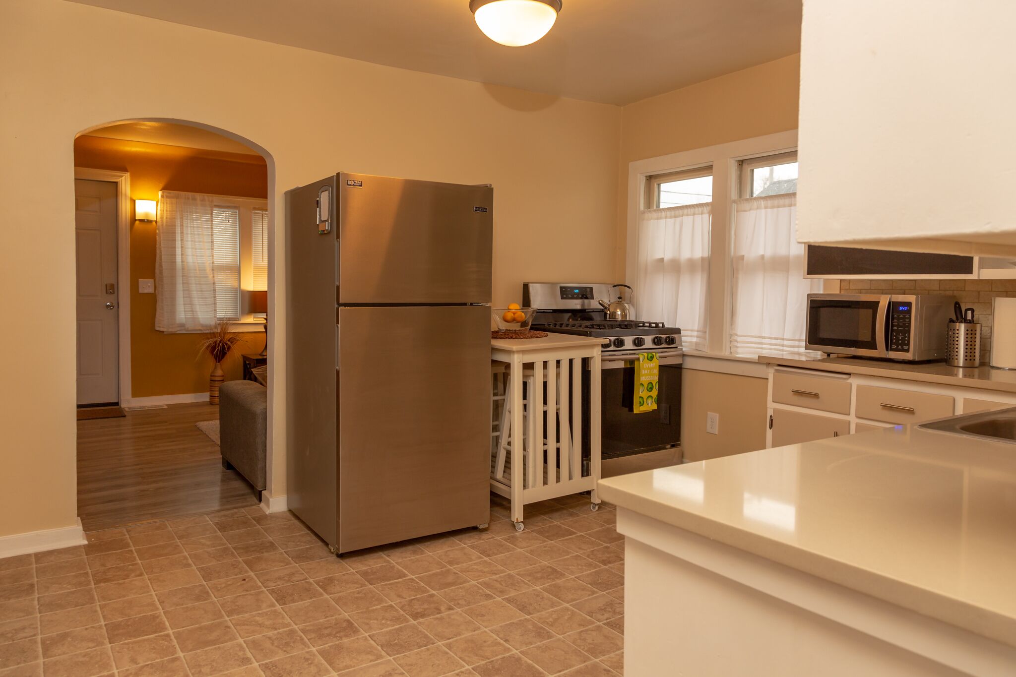 Micro-ondes, four, lave-vaisselle, cafetière/bouilloire