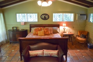 2 室のベッドルーム、アイロン / アイロン台、WiFi (無料)、ベッドシーツ