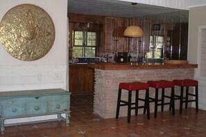 Bar (in der Unterkunft)