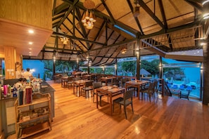 Restaurant - Coral Cliff Beach Resort Samui (Koh Samui)